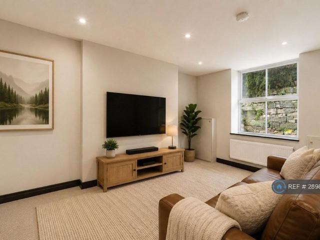 House for rent in Buckley Wells, Bury