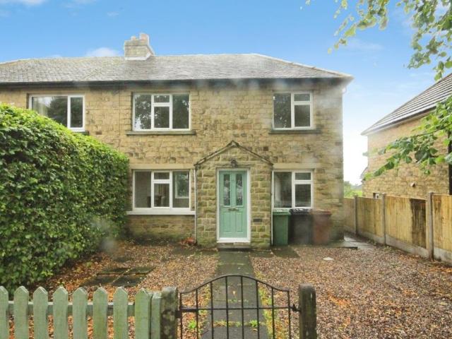 House for rent in Shaw Lane, Guiseley