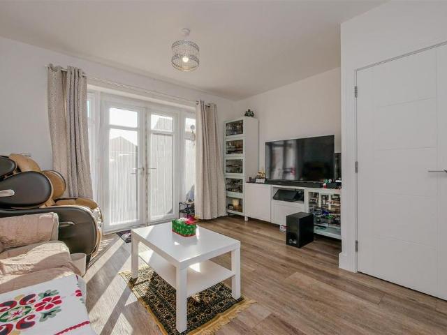 House for rent in Highcroft, Berrick Salome