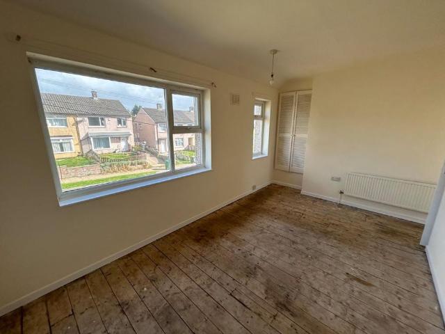 House for rent in Holmewood, West Yorkshire