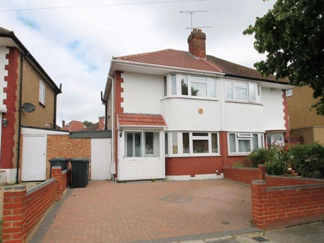 House for rent in London Borough of Ealing, Greater London