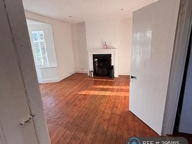 House for rent in Chipping Hill, Essex
