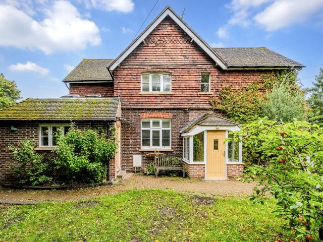 House for rent in Oxted, Hillview