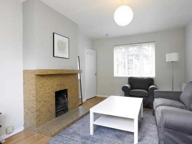 House for rent in London Borough of Merton, Raynes Park
