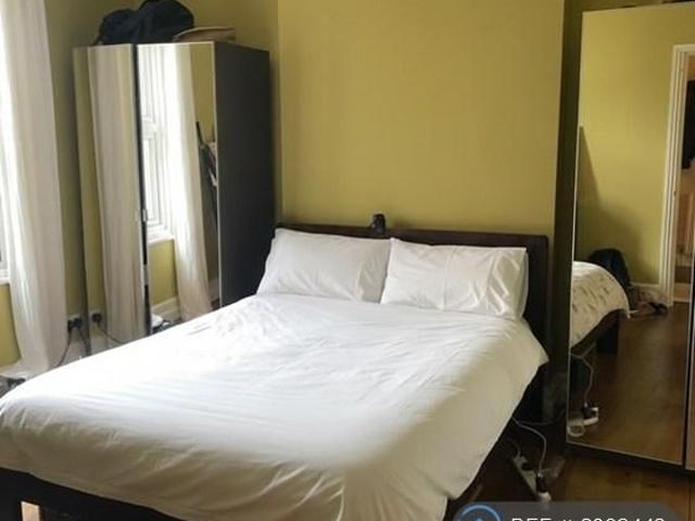 Apartment for rent in Cann Hall, Greater London