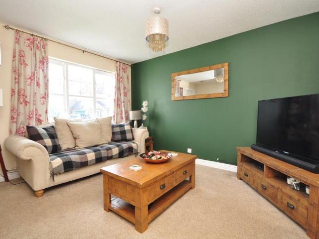 House for rent in Caterham on the Hill, Hillview
