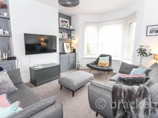 House for rent in Southborough, Sandown Park