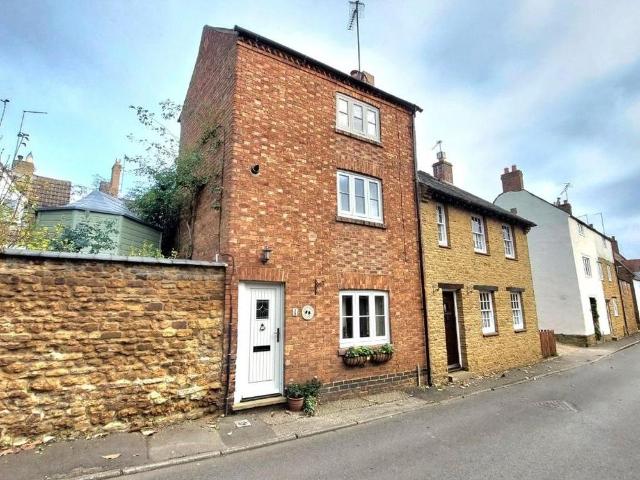 House for rent in Ecton