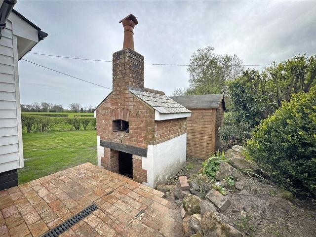 House for rent in West Hoathly, Perryfields