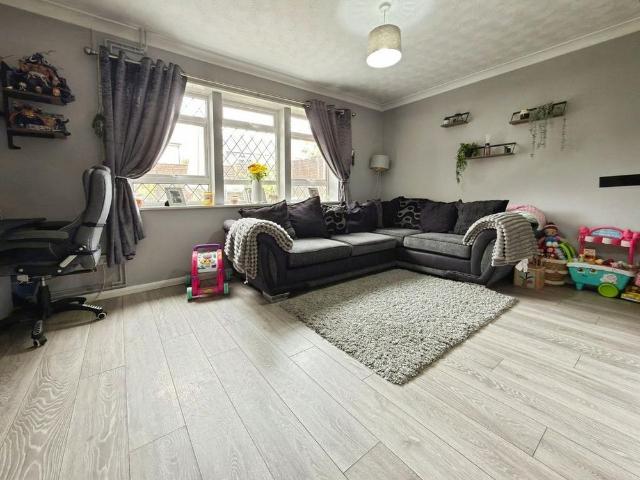 House for rent in Penhill, Swindon