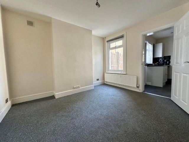 House for rent in Spring Park, Luton