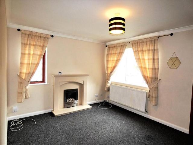 House for rent in Brookfoot, Brighouse