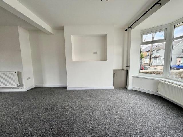 House for rent in Tredomen, Cefn Hengoed