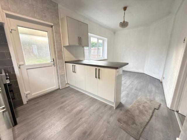 House for rent in Dixons Green, West Midlands