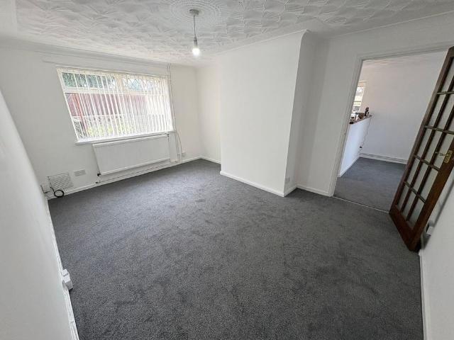 House for rent in Cwmbwrla, Nangreaves