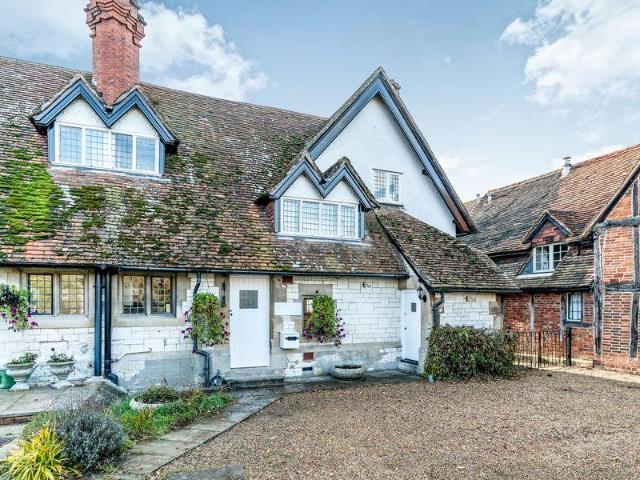 House for rent in Medmenham, Buckinghamshire