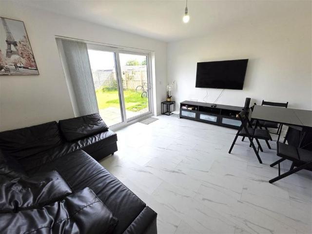 House for rent in Stewart Gardens, Newton Mearns