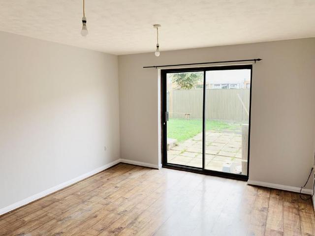 House for rent in Staniland, Boston