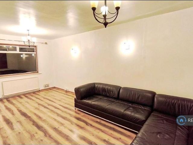 House for rent in London Borough of Croydon, Greater London