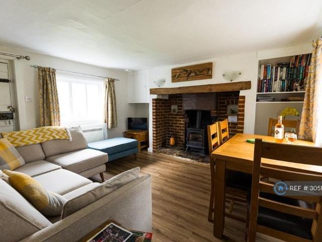 House for rent in Pachesham Park, Surrey