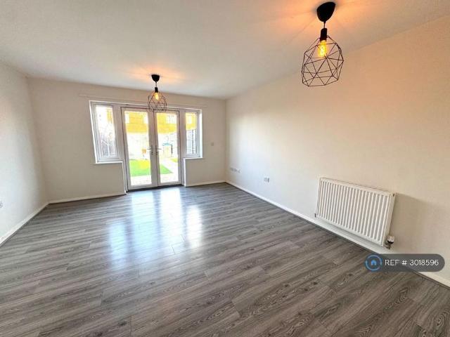 House for rent in Green Close, Warwickshire