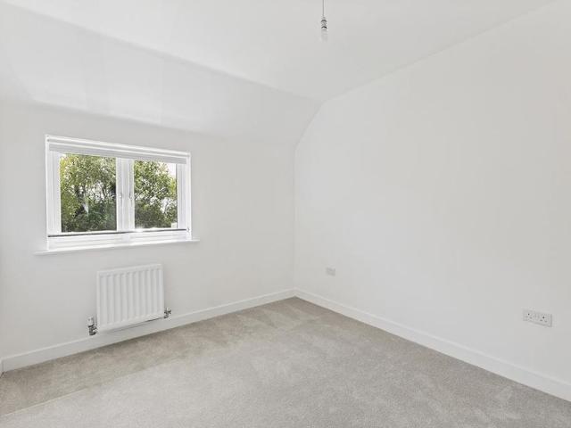 House for rent in Charlesworth, East Midlands