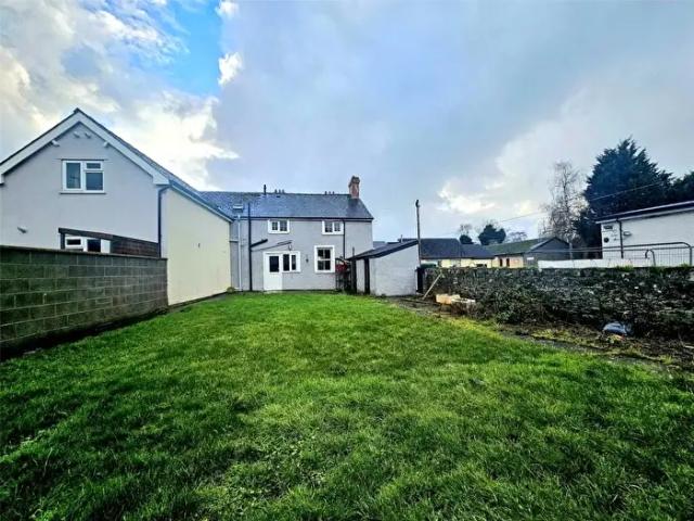 Apartment for rent in Bronllys