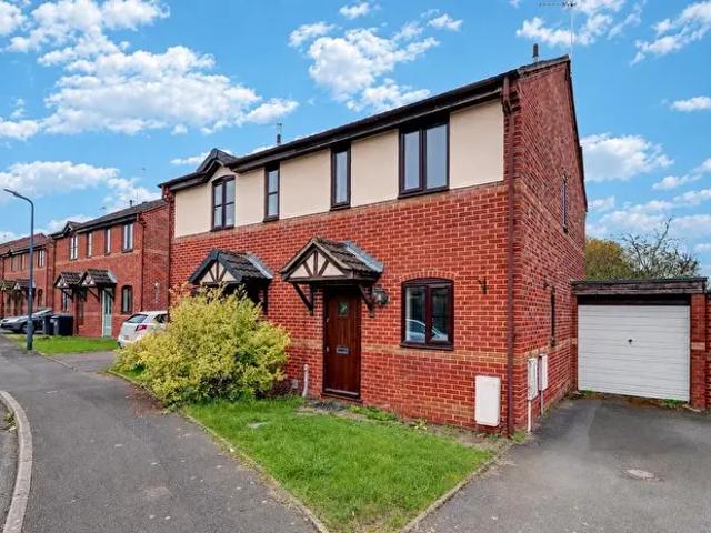 Apartment for rent in Sydenham, Green Close
