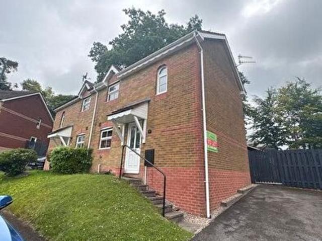 Apartment for rent in Sirhowy, Wales