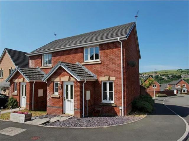 Apartment for rent in Bryncae, Wales
