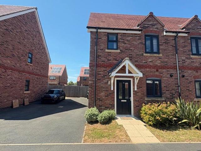 Apartment for rent in Priors Hall Park, Weldon