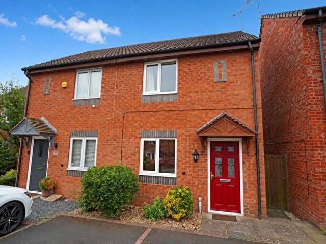 Apartment for rent in Sydenham, Green Close