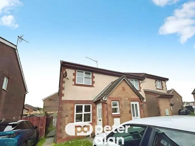 Apartment for rent in Pyle, Kenfig Hill