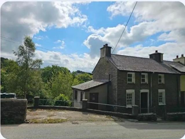 Apartment for rent in Gorsgoch, Cwrtnewydd