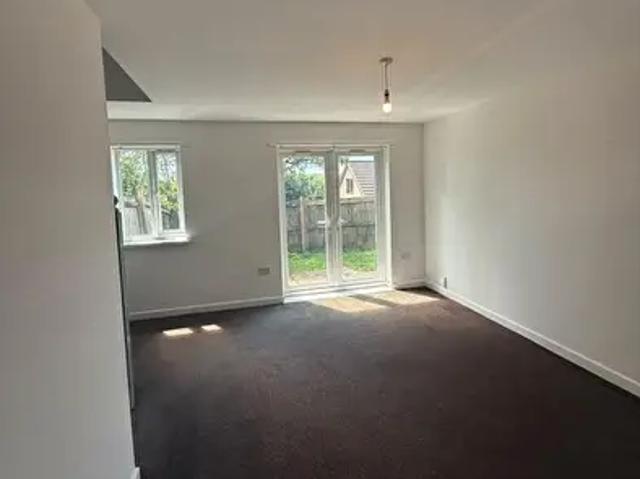 Apartment for rent in Coedffranc, Skewen