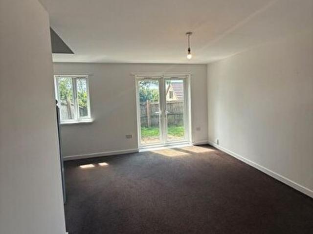 Apartment for rent in Coedffranc, Skewen