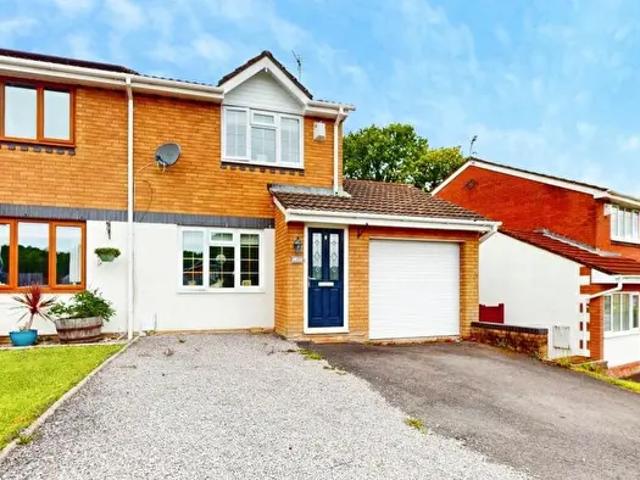 Apartment for rent in Llanharan, Bryncae