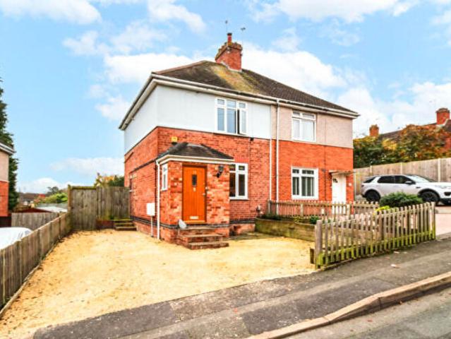 Apartment for rent in Woodloes Park, Green Close