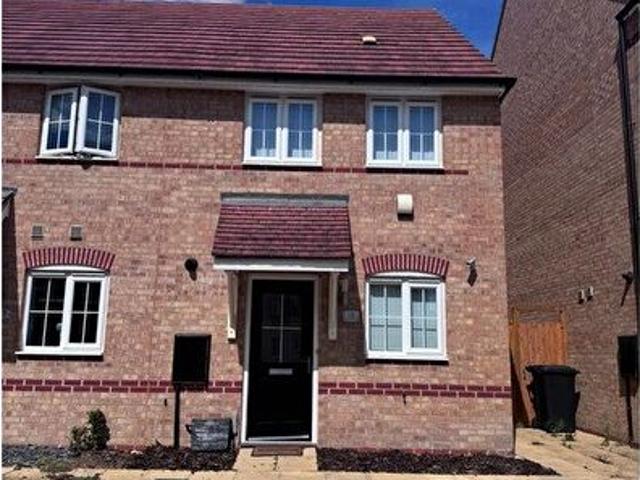 Apartment for rent in Priors Hall Park, Weldon