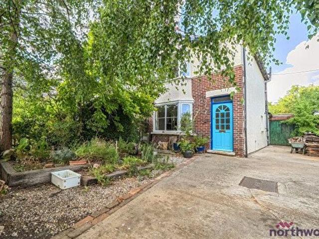 Apartment for rent in Cowley Marsh, The Slade