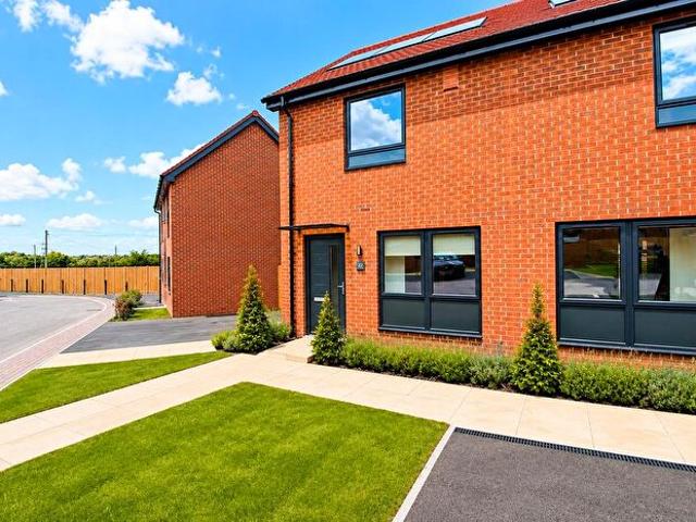 Apartment for rent in Whitehouse, Old Wolverton