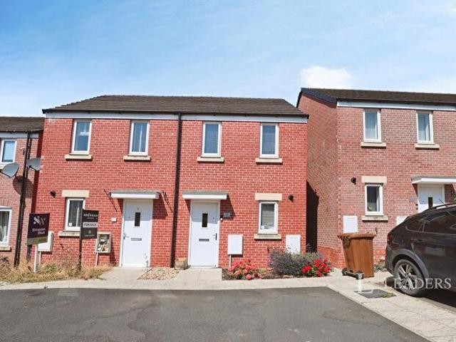 Apartment for rent in Priors Hall Park, Weldon