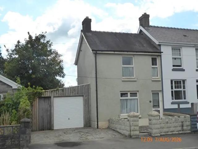 Apartment for rent in Carmarthen, Wales
