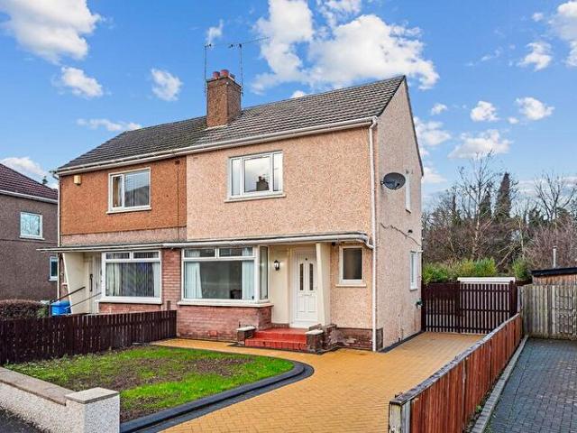 Apartment for rent in Dumbreck, Scotland