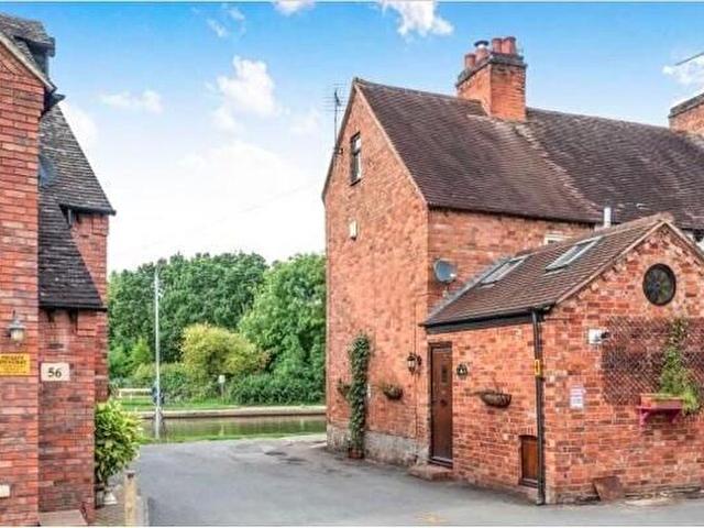 Apartment for rent in Woodloes Park, Green Close