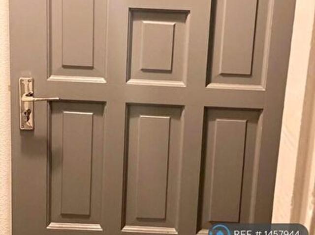 Apartment for rent in Woodloes Park, Green Close