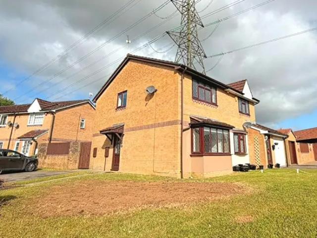 Apartment for rent in Pont-y-Clun, Pontyclun