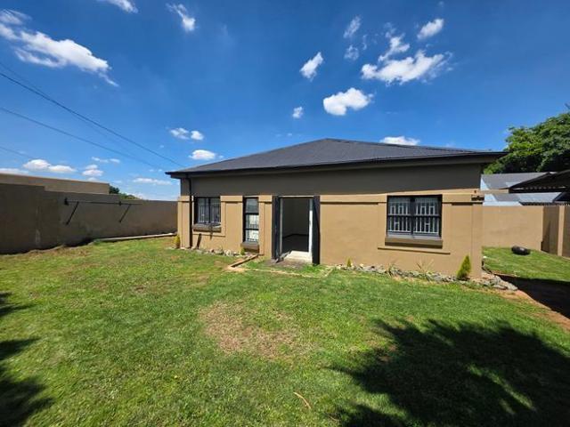 Apartment for rent in Florida, Roodepoort