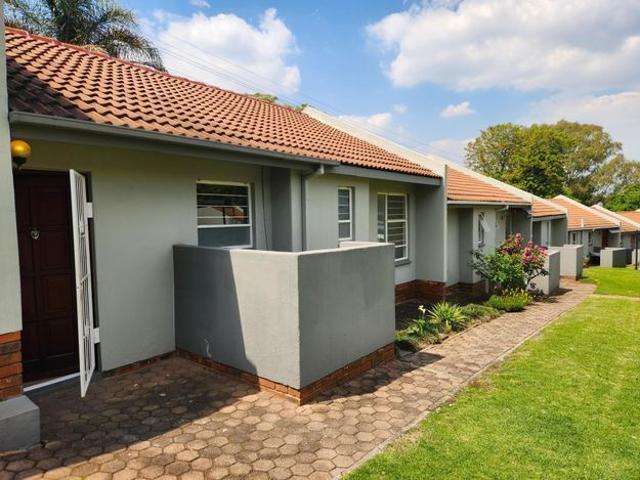 Apartment for rent in Magaliessig, Randburg