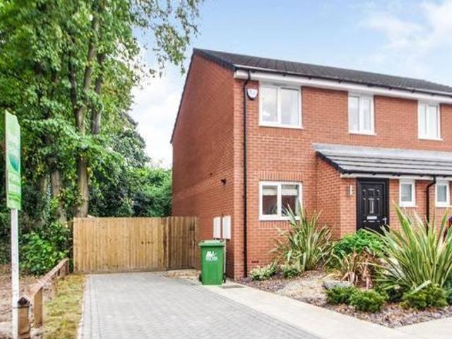 House for sale in Froggatt, East Midlands